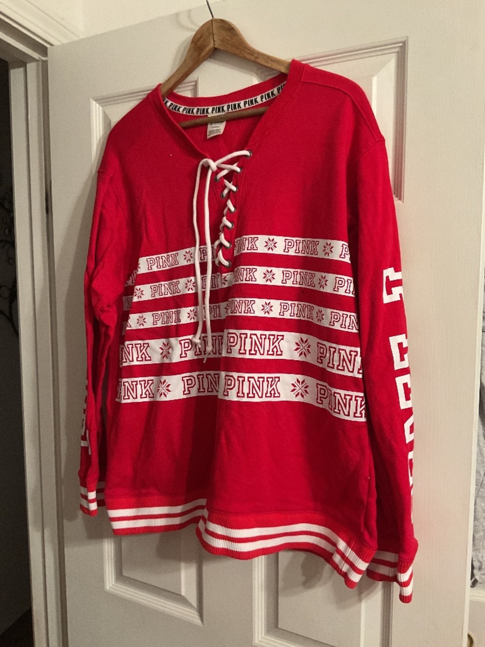 Vs pink Christmas sweatshirt size large